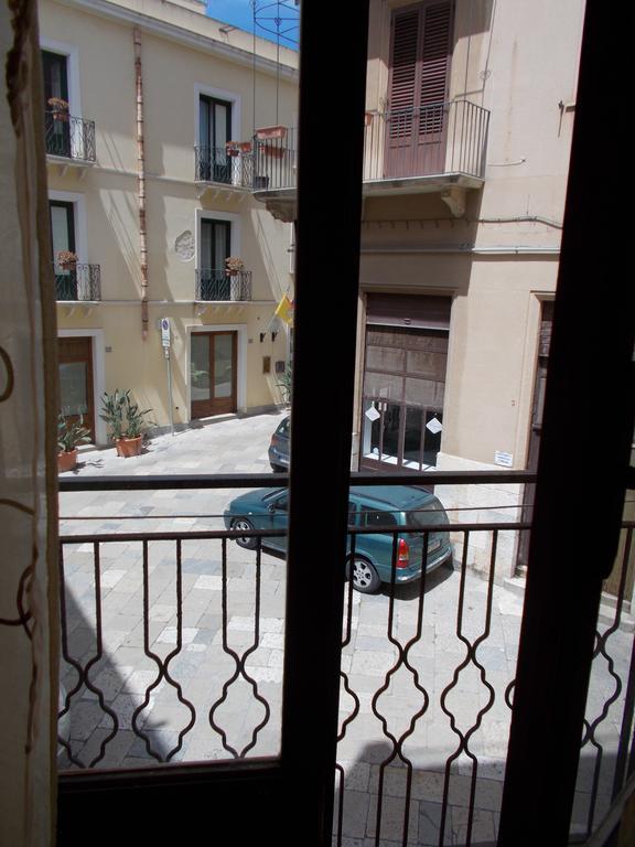 Zia Silvana Apartment Trapani Bagian luar foto