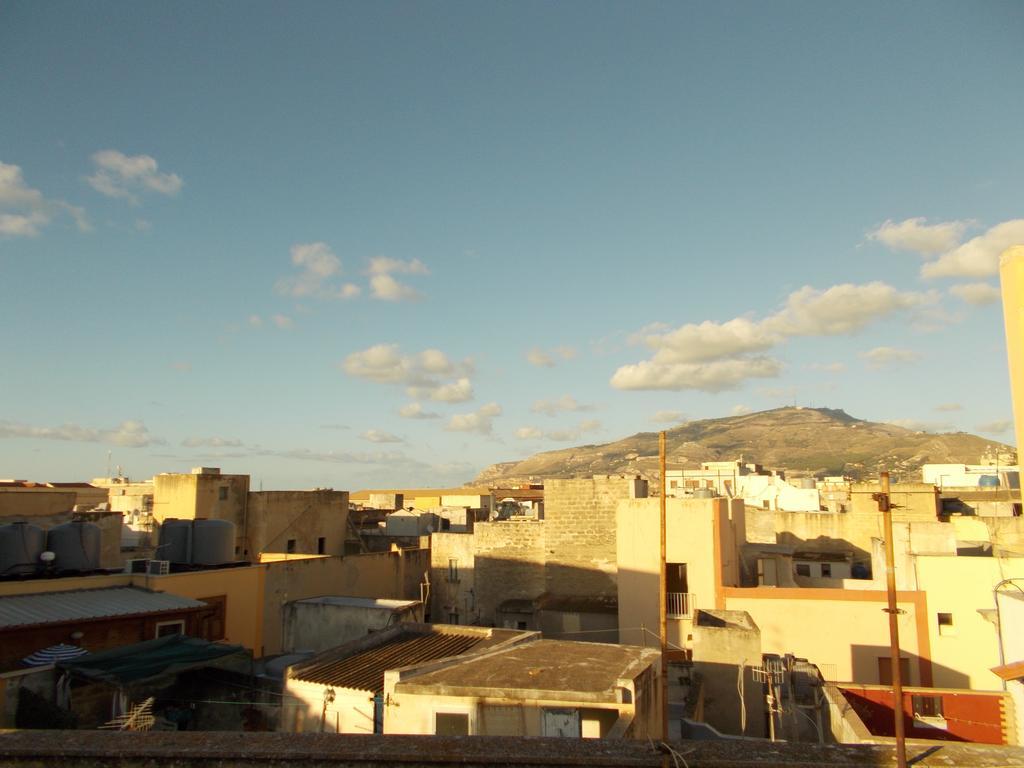 Zia Silvana Apartment Trapani Bagian luar foto