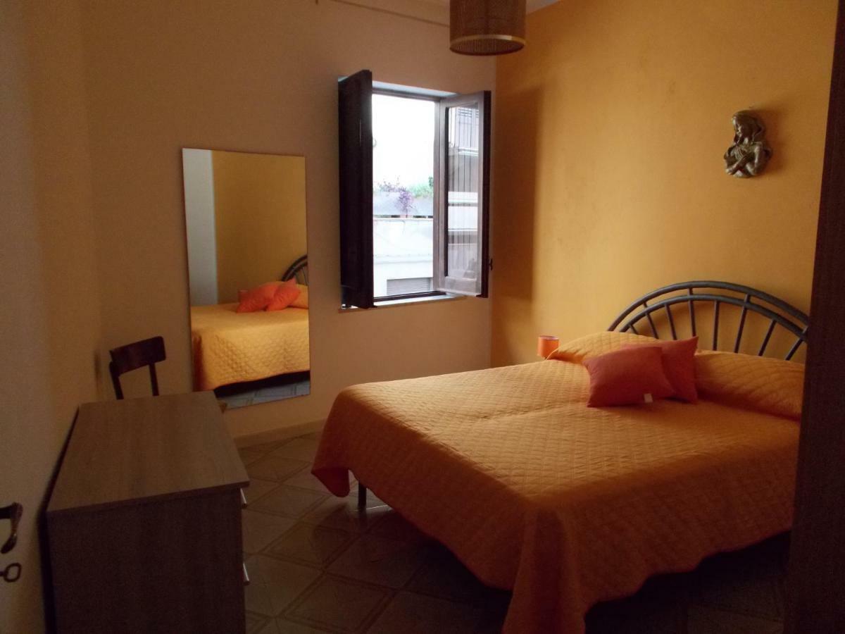Zia Silvana Apartment Trapani Bagian luar foto