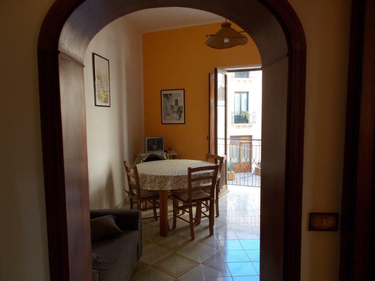 Zia Silvana Apartment Trapani Bagian luar foto